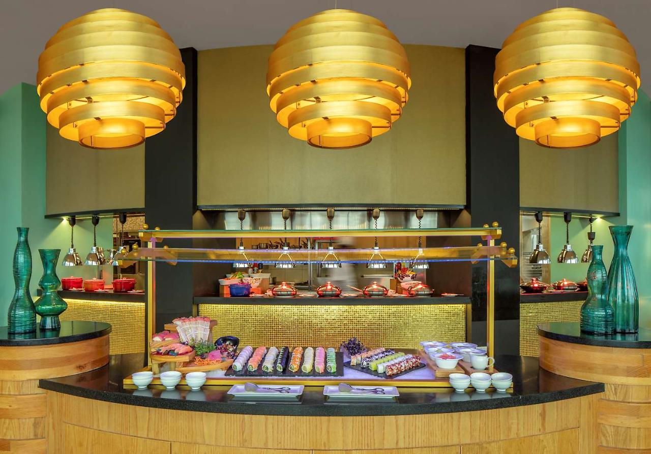 Symphony Style Hotel Kuwait Salmiya Екстер'єр фото The buffet at the restaurant