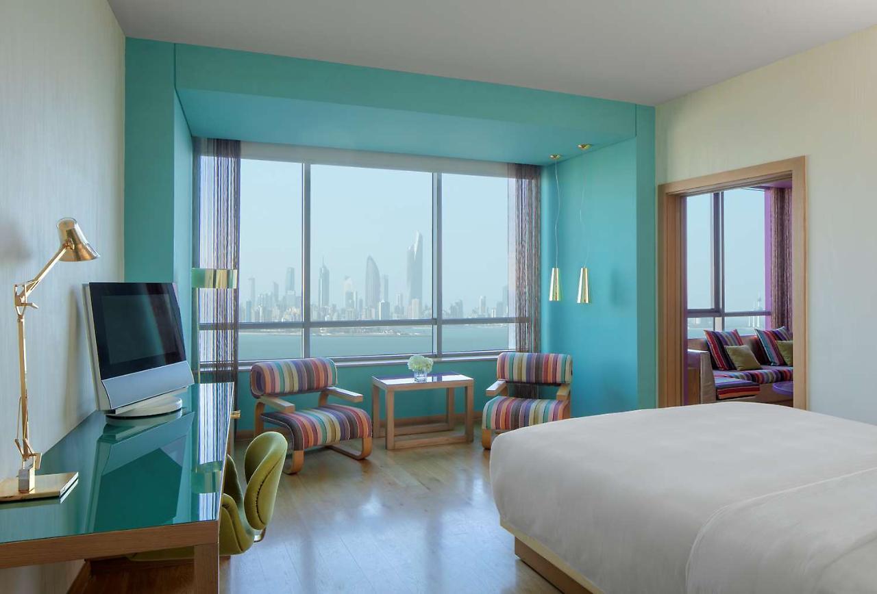 Symphony Style Hotel Kuwait Salmiya Екстер'єр фото A room at the hotel