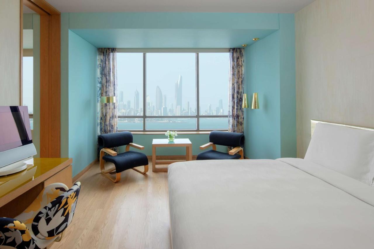 Symphony Style Hotel Kuwait Salmiya Екстер'єр фото A room at the hotel