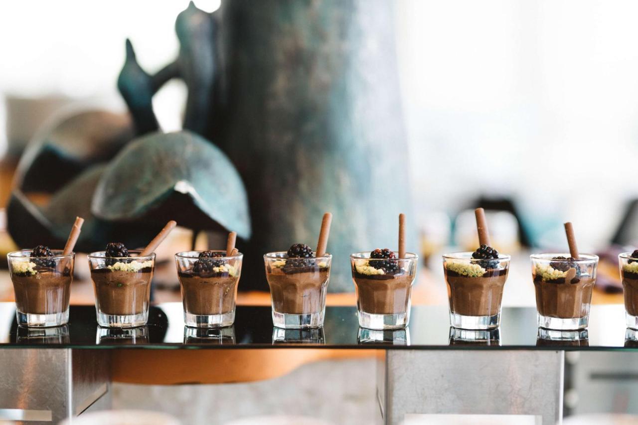 Symphony Style Hotel Kuwait Salmiya Екстер'єр фото Chocolate dessert