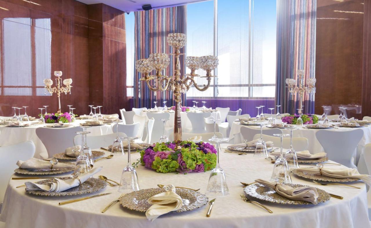 Symphony Style Hotel Kuwait Salmiya Екстер'єр фото The ballroom at the hotel