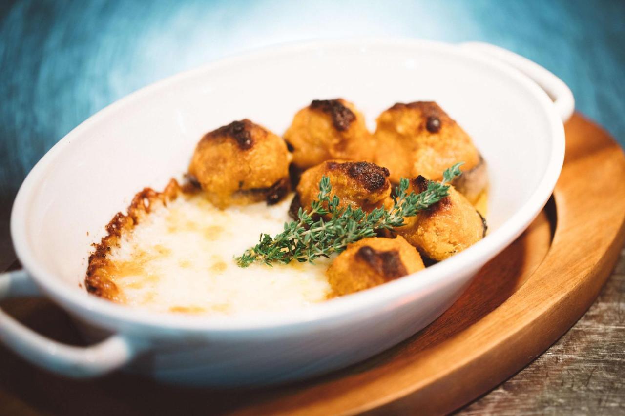 Symphony Style Hotel Kuwait Salmiya Екстер'єр фото A bowl of Swedish meatballs